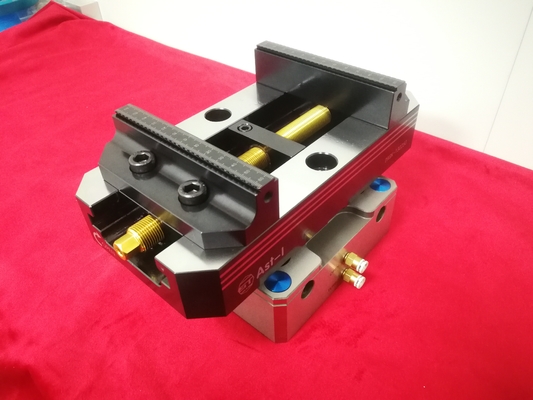 조정가능한 155mm Cnc 워크홀딩 축 정착물 가동 가능한 각자 중심에 있는 바이스