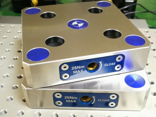 강철 CNC 축융기 죔쇠 0.005mm 1.8Kg 무게 SK52-145