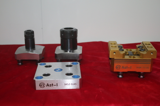 강철 CNC 축융기 죔쇠 0.005mm 1.8Kg 무게 SK52-145
