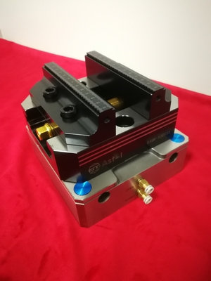 단단한 강철 공압 제로 포인트 클램핑 팔레트 0.005mm 4.0Kg