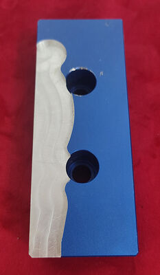 18KN 잠금 힘과 0.005mm 반복 정확성 CNC 가공을위한 경화 된 강철 축 고정 장치