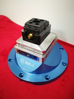 4개의 잡아당기기 장식 못을 가진 바이스를 중심에 두는 각자 5 축선 축융기 바이스 0.02mm