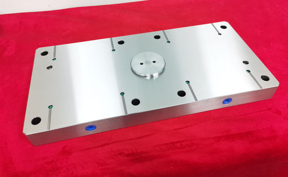 엔지니어링 및 의료 엔지니어링 요구에 대한 오래 지속되는 백색 축 조명 장치